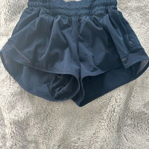 Lululemon Hotty Hot shorts 2.5 in - navy